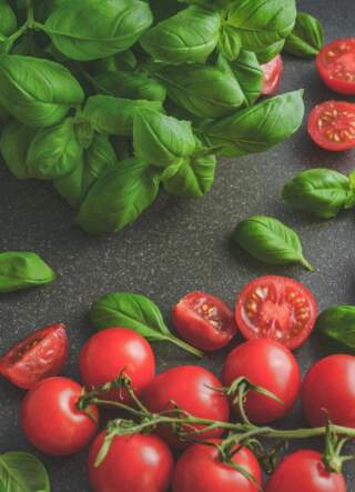 Jak zrobić przecier pomidorowy: prosty przepis na domowy smak i aromat